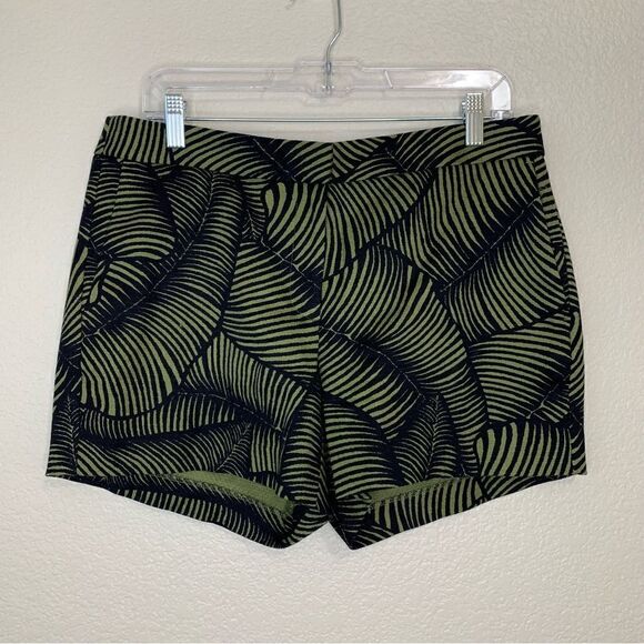 NWOT Ann Taylor Women’s Green Devin City Short - Picture 2 of 13